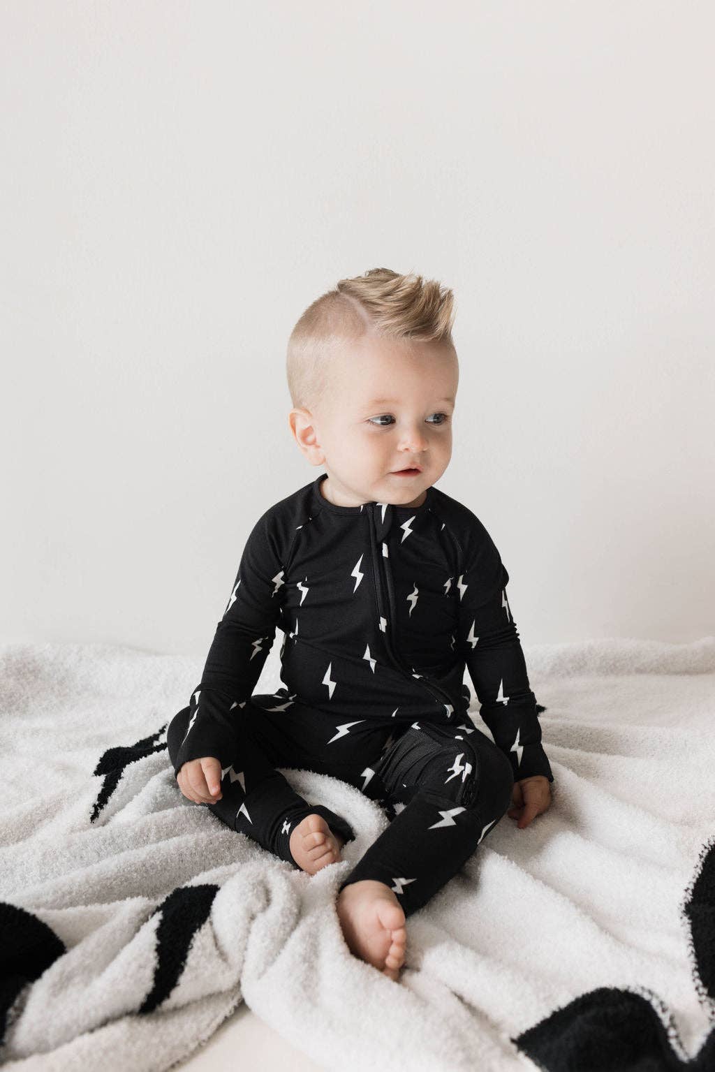 Bamboo Zip Pajamas | Midnight Lightning Bolt: 3-6 Months